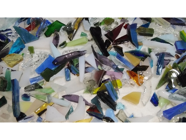 好みのガラスを探しても切ってもOK!