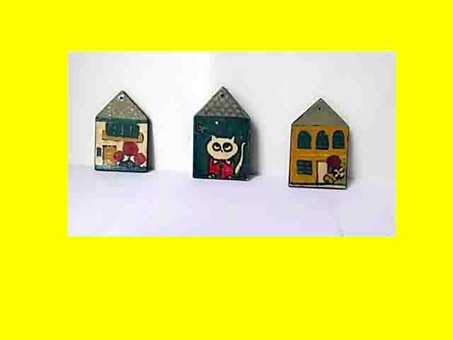 小さな木のプレートに絵付けした参考作品(同様の土台板が無い場合は他の板となります)