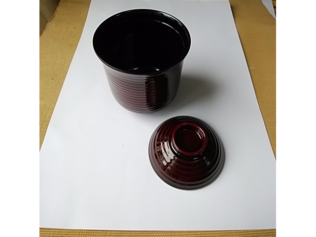 ]T΁Aʔ̑pGt\ȂlłȂǂ̊WɊGtĂ