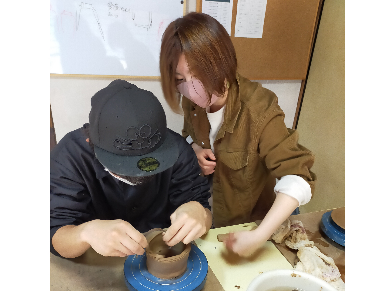 彼の作業を見つめる眼がいいですね。感じのいいお二人でした。