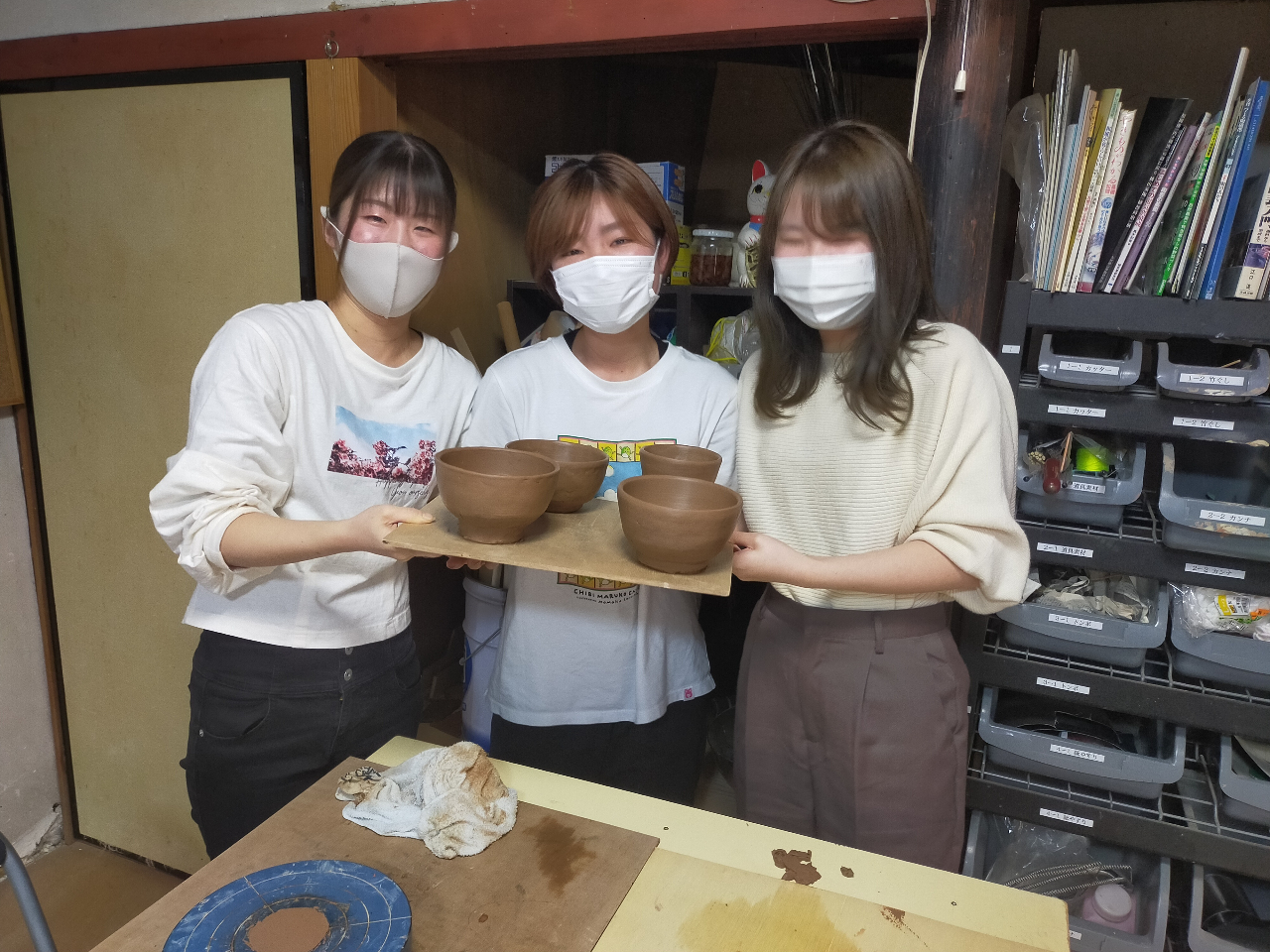 中学生の頃からのお友達3人で春休みを利用して体験に来ていただきました。