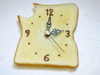 制作する時計です