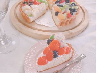 お好きなフルーツを選んでデコレーション出来ます