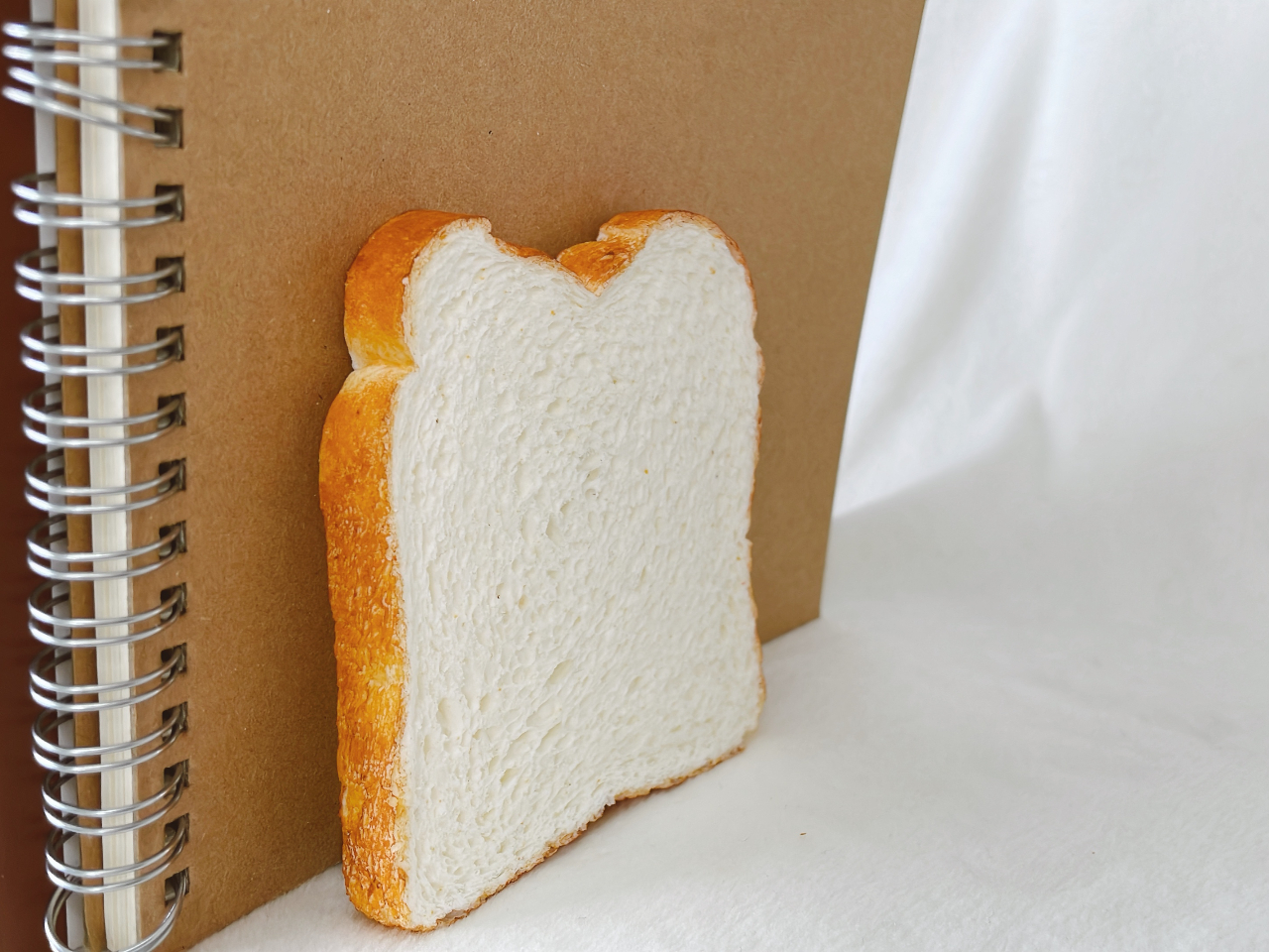【食品サンプル制作】1DAY講座  食パンのブックスタンド
