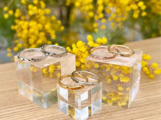 海の見えるアトリエでアクセサリー体験。シルバー、真鍮、K10イエローゴールド、ホワイトゴールド、K14ピングゴールドなど色々な素材を揃えてます。