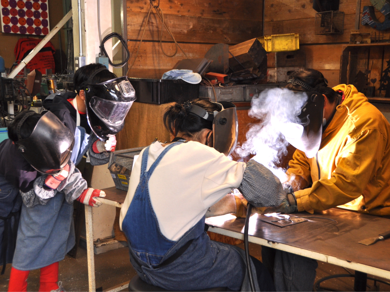 ƑŌōƂāA̍i邱Ƃł܂B 