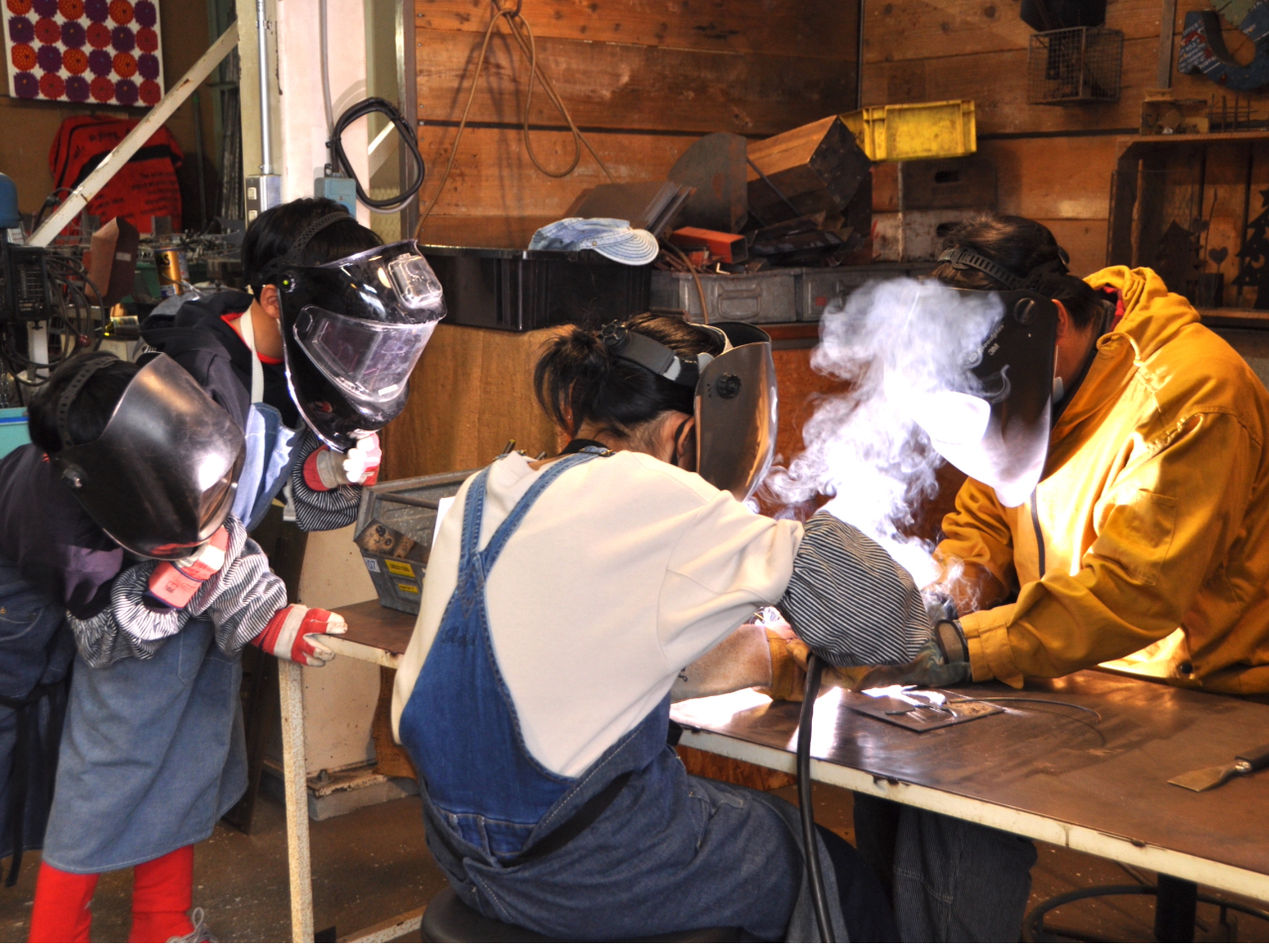 ƑŌōƂāA̍i邱Ƃł܂B 