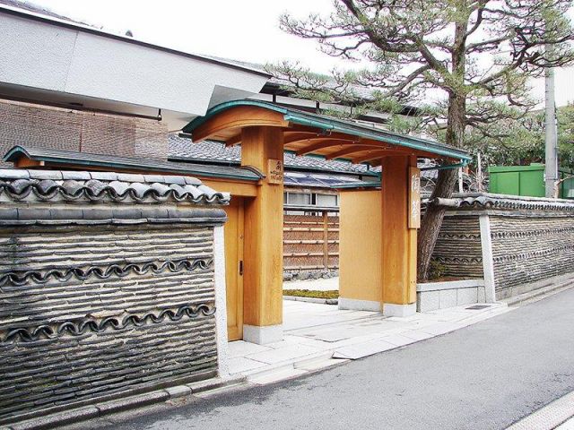 静かな時間が流れる東福寺、泉涌寺界隈の窯元です