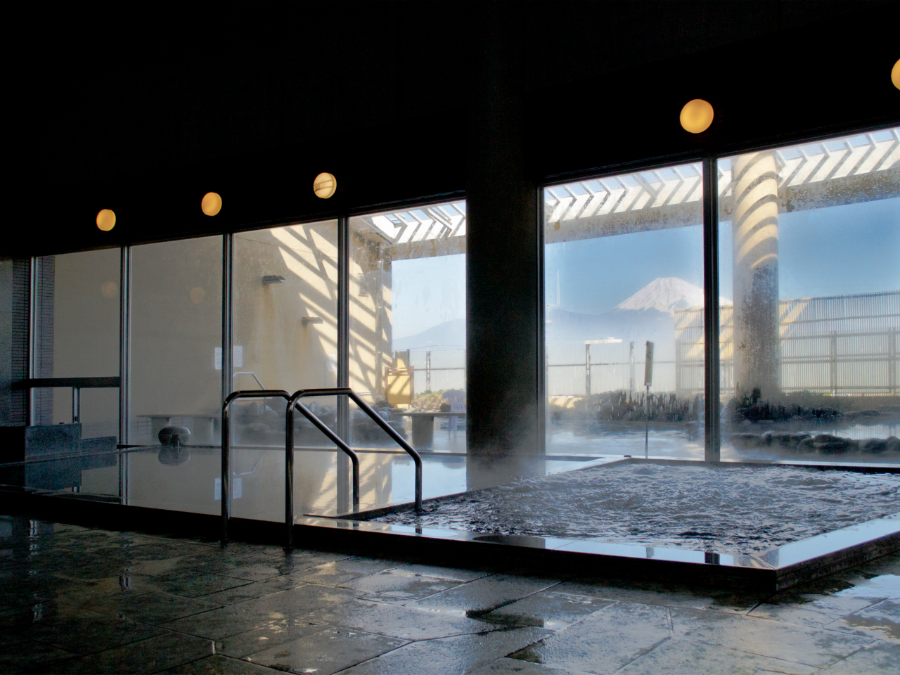 日帰り温泉｜バスタオル＆タオル付き入浴プラン 秀峰・富士を望める