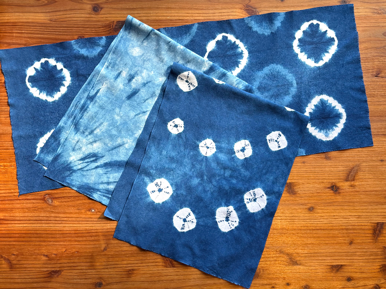 【1グループ貸切】藍染め体験(手ぬぐい染め)~何かと便利な日本手ぬぐいのオリジナ...