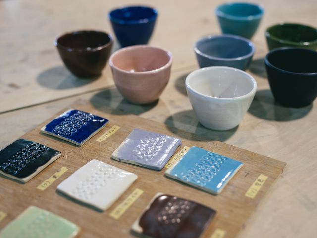 9種類の釉薬の中から色をお選びいただけます