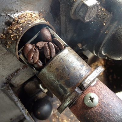 焙煎中の確認作業