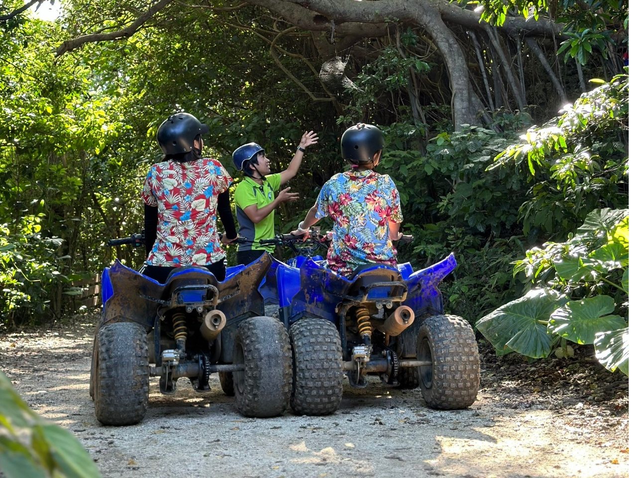 平坦なコースが多いので初心者、運転が不安な方でも安心して体験できます^^