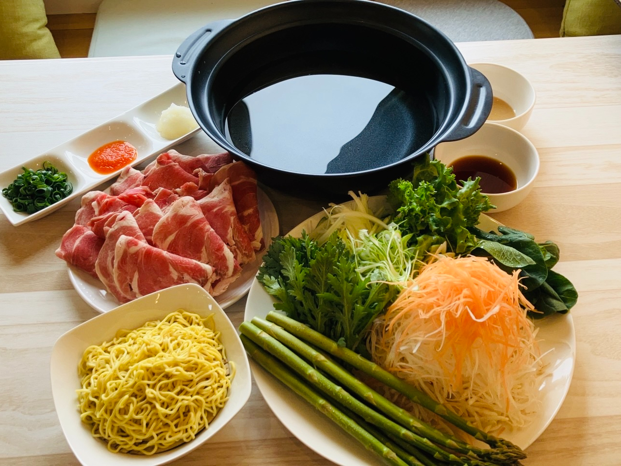 【しゃぶしゃぶ】無料送迎付き!春はアスパラ収穫して農家のジンギスカンしゃぶ体験!