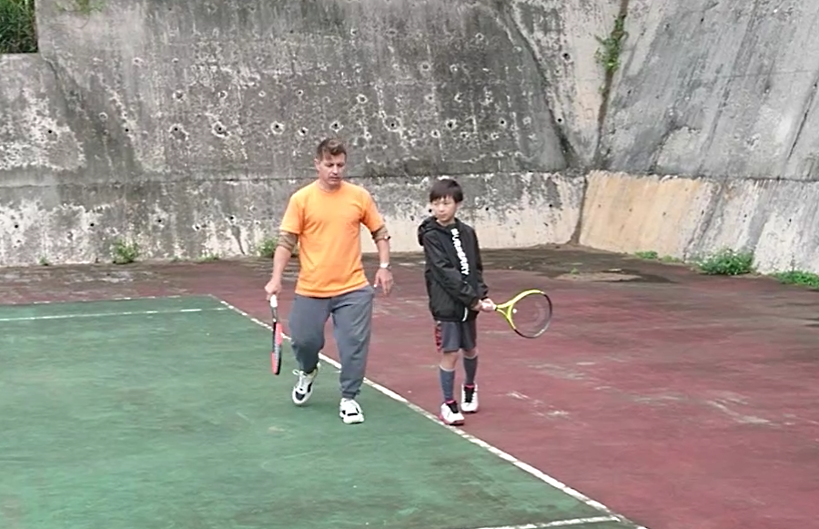 年末年始は、ラケット持参で沖縄へ家族旅行 チャンスを逃さない姿勢ですね