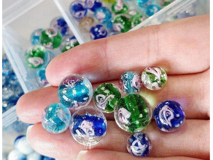 光を溜めて暗闇で光る・。*蓄光ガラスビーズ・。*大中小を追加しました*。・