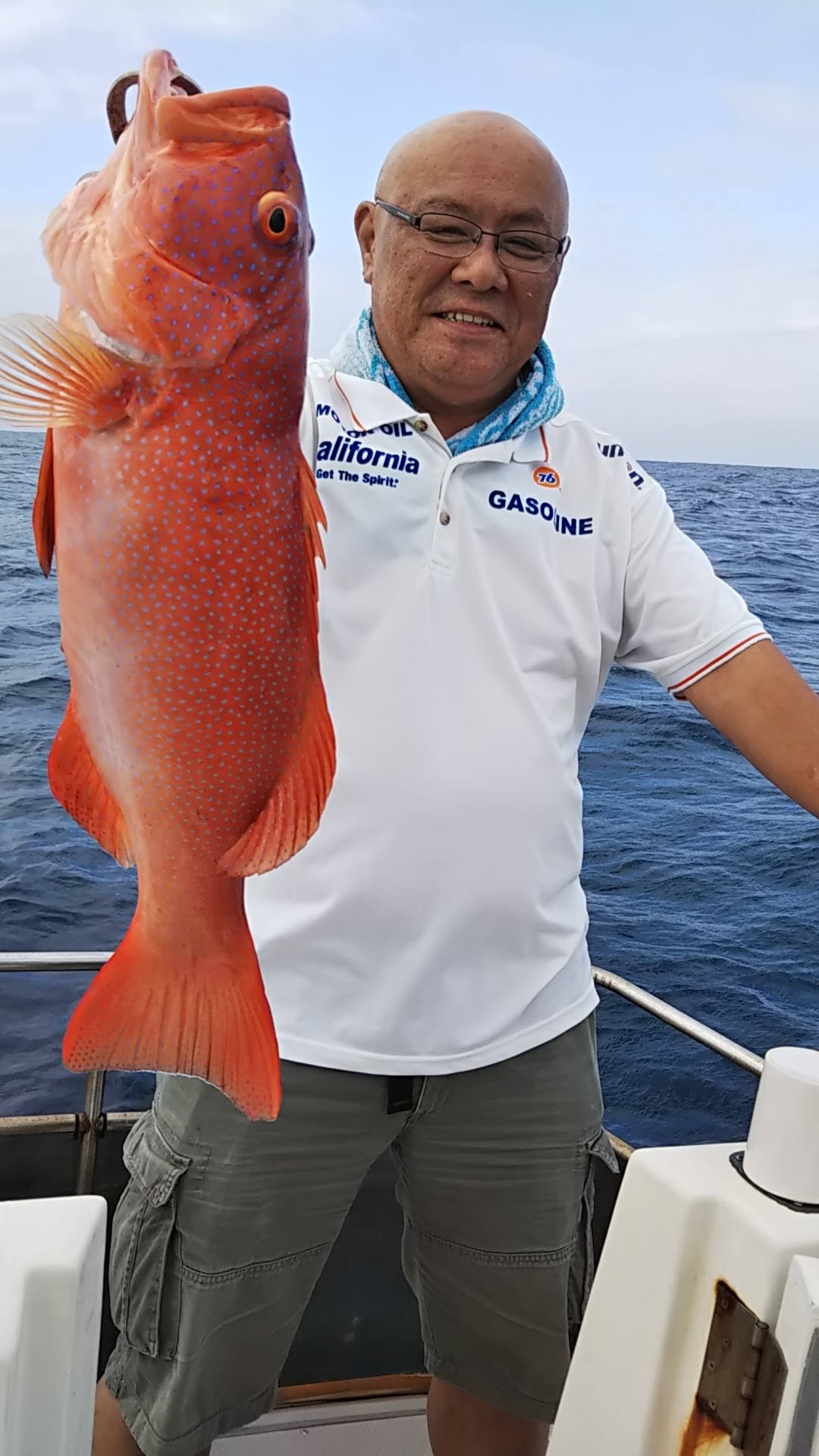 初心者の方でも大丈夫。でも釣りキチの方にもご満足いただける超おもしろい釣りです。