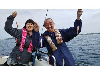 トロピカルフィッシング。針の数だけ釣れることも多々あります。大人も子供も大興奮