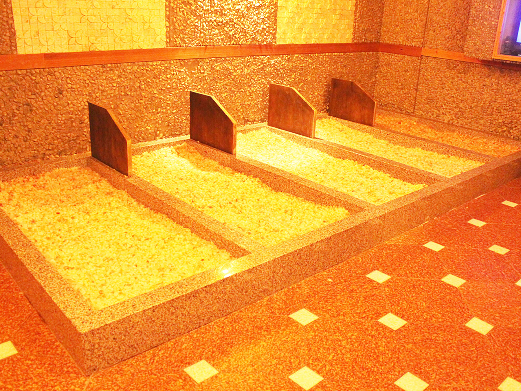 1F ѐ΃TEi@܂܂ȖʂŌNEeɌʂ҂ł锞ѐ΃TEiiʓr200~^ŕʁj