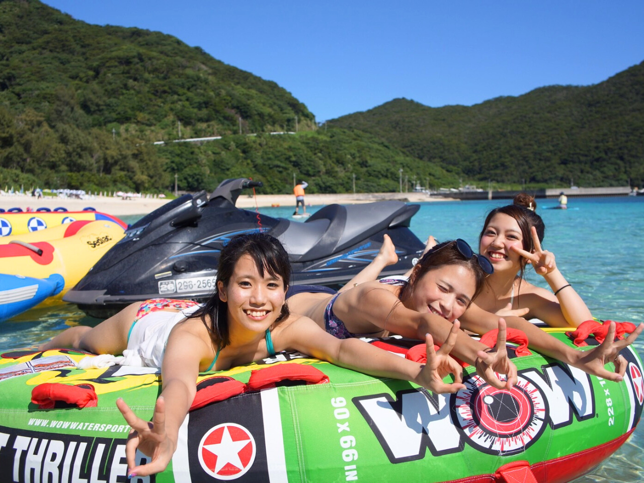 2980 外国切手 ケイマン諸島のビーチアクティビティ 休暇 海遊び 4連刷 阿波連ビーチはどこ？海開き・遊泳期間と人気アクティビティを