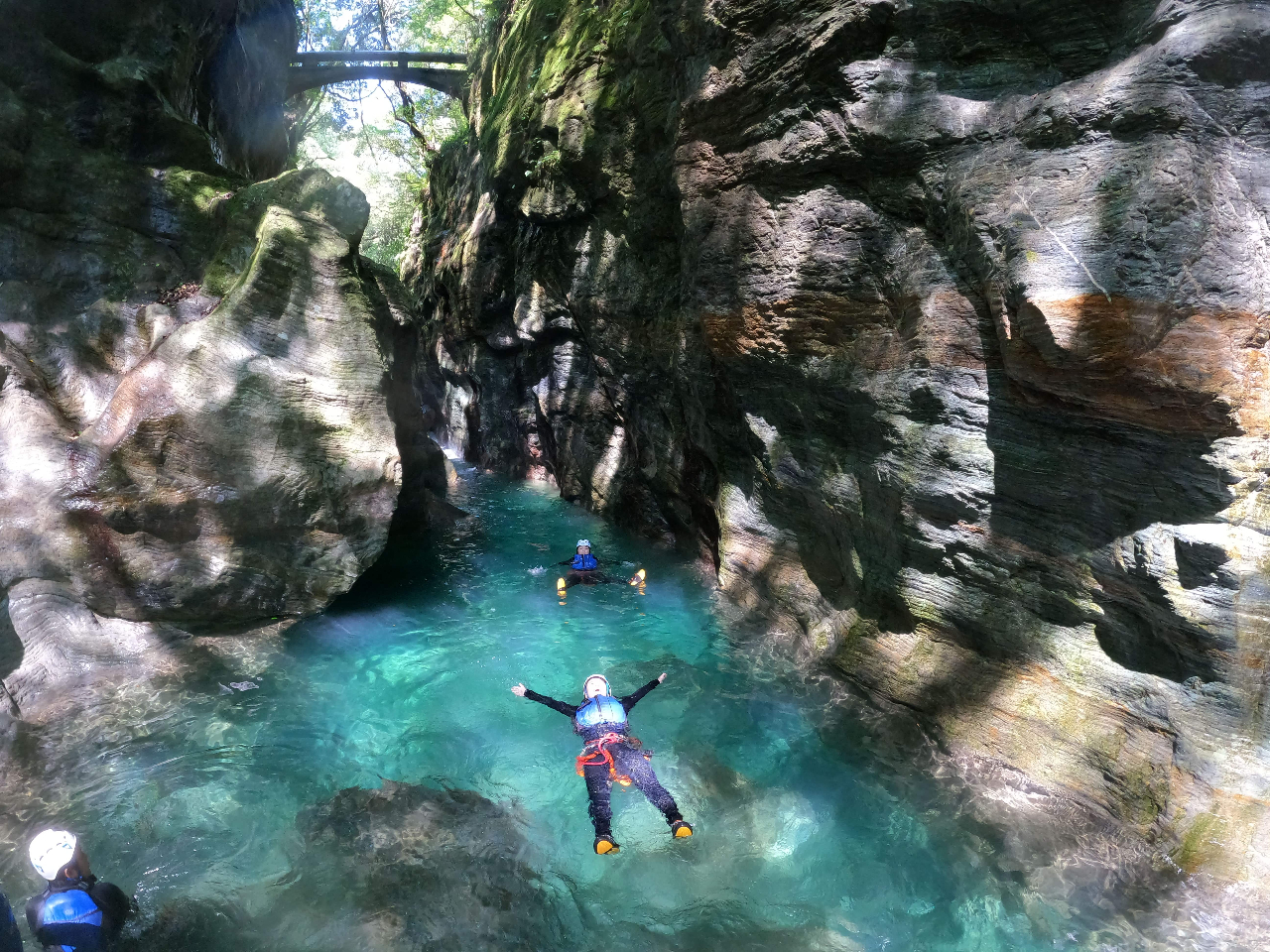 Niyodo Adventure 仁淀ブルーに包まれる最高の時間!仁淀川のアクティビティの中で一番仁淀川の水と遊べます。