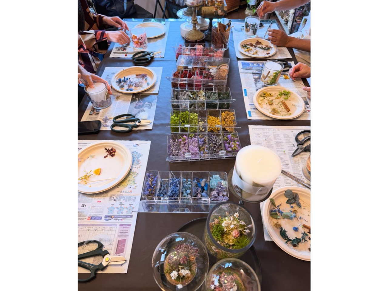 お好みのドライフラワーを選んでデザインします