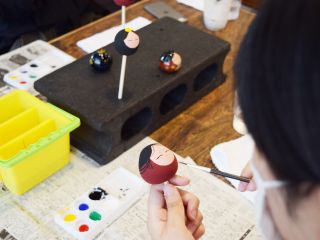 大内人形の絵付け体験。大切な方へのプレゼントにもおススメです♪