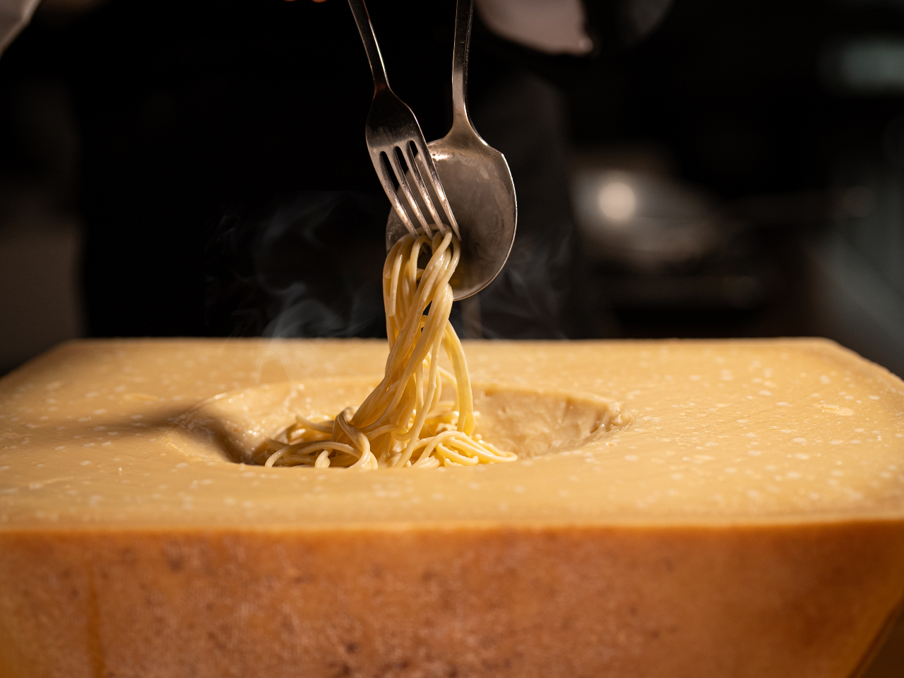 平日は+800円でメインプレートも追加可能。 1月〜2月は【生ハム&ルッコラのクリームパスタ】をご用意しております。