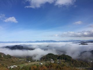小部屋から望む雲海の様子