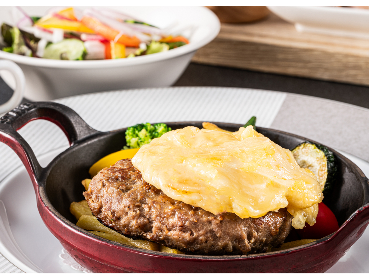 ラクレットチーズハンバーグ