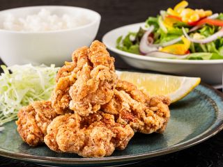 日本三大地鶏・名古屋コーチンの 濃厚旨み唐揚げプレート