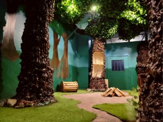 ドアを開けると、そこは物語の世界!『アメミナ・ウラノと神の棲む森』