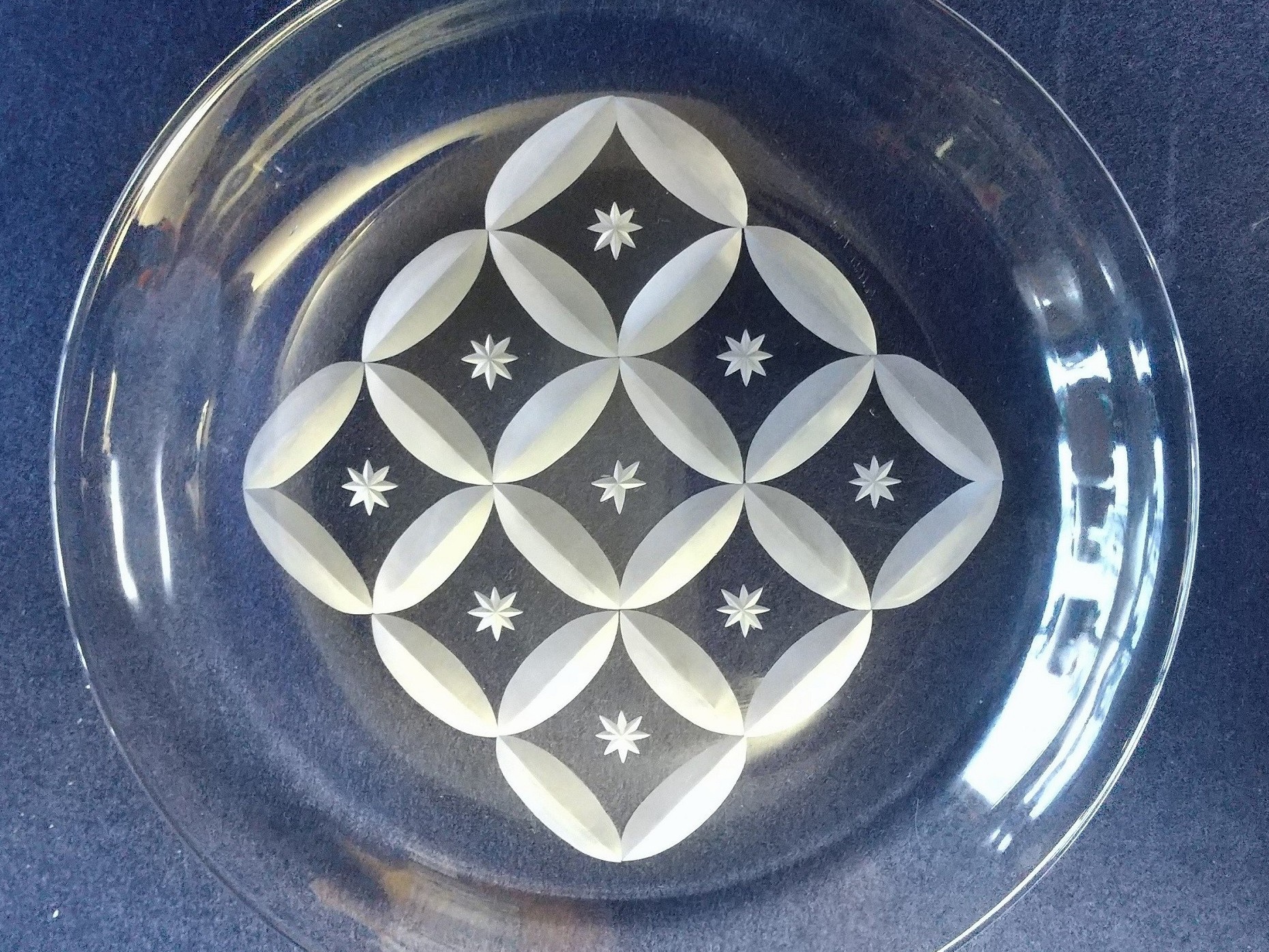 作品見本。体験では こちらのお皿を制作していただきます。お子様の自由研究にもおすすめです!