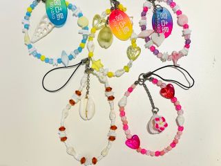 貝のトップとビーズは好きなものが選べる♪ 3歳〜大人も楽しめるオリジナルのストラップ。