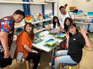 世界でひとつ!同じ波は作れません!あなただけの海をお待ち帰り!石垣島初のレジンアート体験はいかがですか?