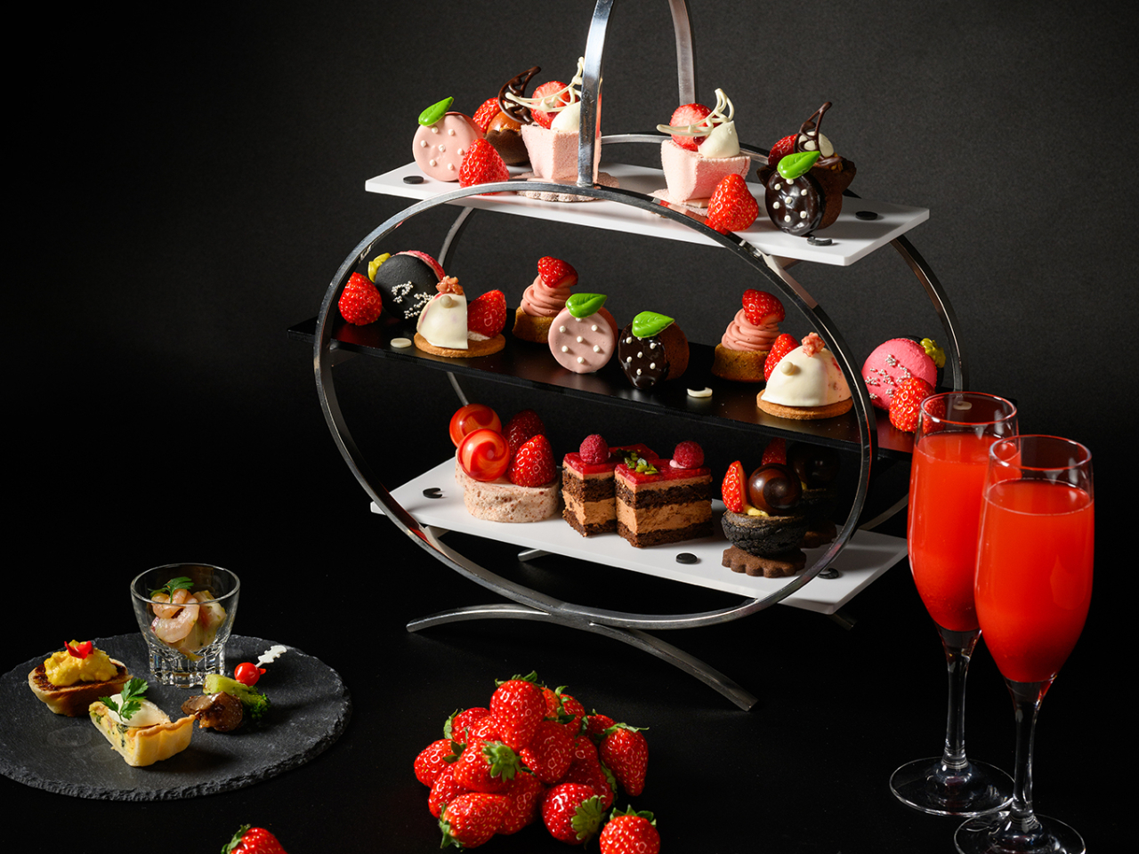 ◎3-5月◎【夜景一望☆窓側席確約】いちごのアフタヌーンティー ~Luna No...