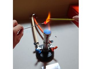 本格的なバーナーで体験していただけます(エアーバーナー拡散炎)