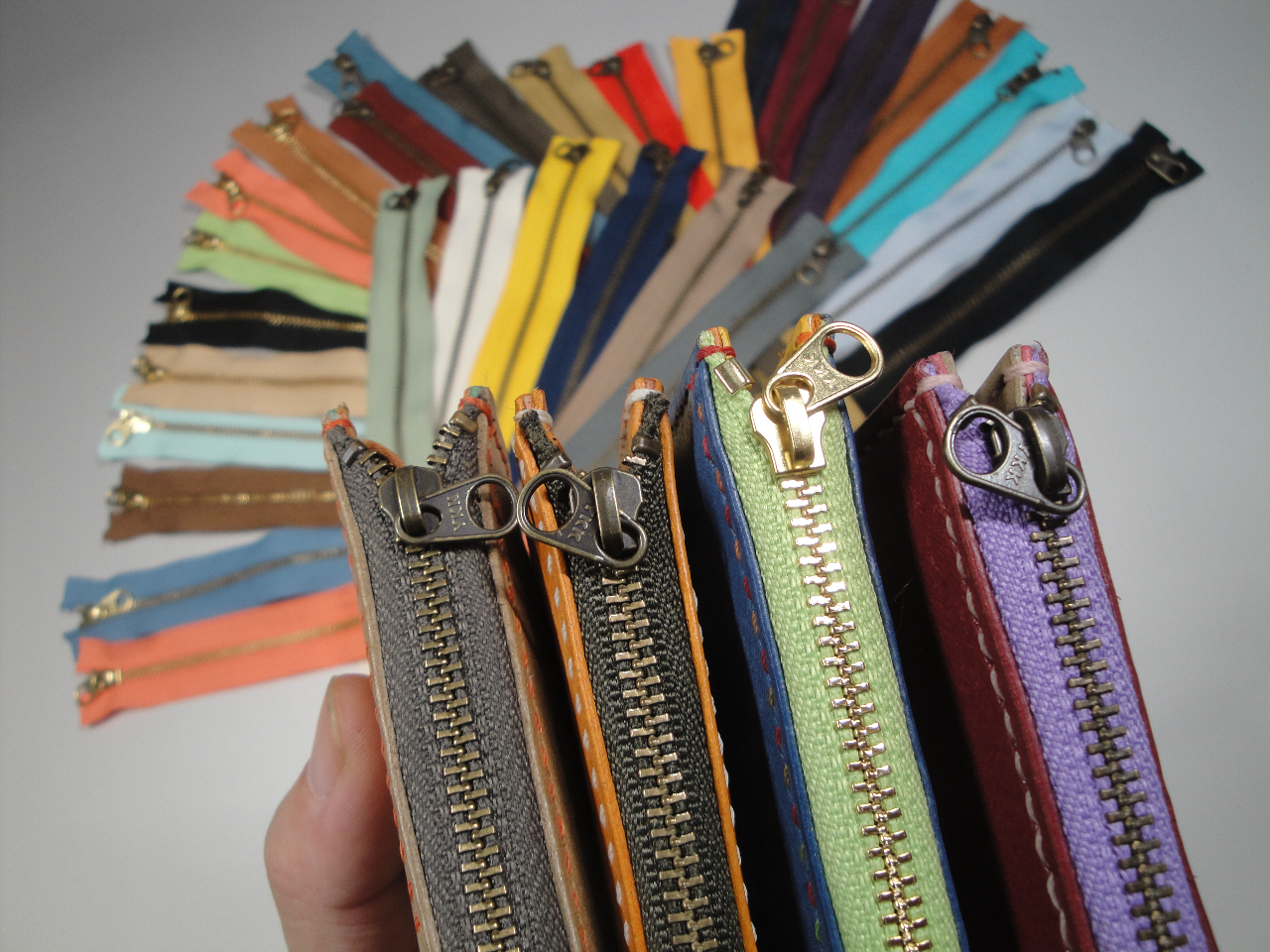 t@Xi[FƂǂ܂BɂđIׂJ[͕ς܂B