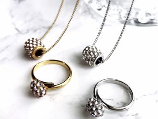 体験レッスンではこちらのペンダントトップをお好きなカラーでお作りいただけます♪