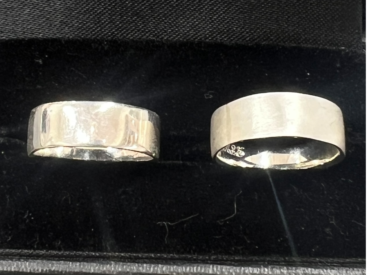 リング幅 6mm平打リング (左)鏡面仕上げ (右)マット仕上げ