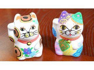 招き猫絵付け体験 京都 猫好きの聖地 にゃんにゃんじ で猫とふれあいながら体験 W 猫猫寺 開運ミュージアム じゃらん遊び体験 招き猫絵付け体験 京都 猫好きの聖地 にゃんにゃんじ で猫とふれあいながら体験 W 猫猫寺 開運ミュージアム じゃらん遊び体験