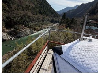 川の近くにベースがあるので、トイレも奇麗で快適!!