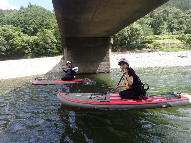 沈下橋〜くぐります!水量が少なくなければ沈下橋ジャンプもできる!