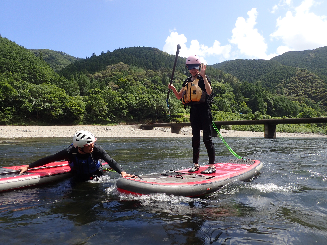 自らボードを操作し、瀬(流れ)を体感するとやみつきに!