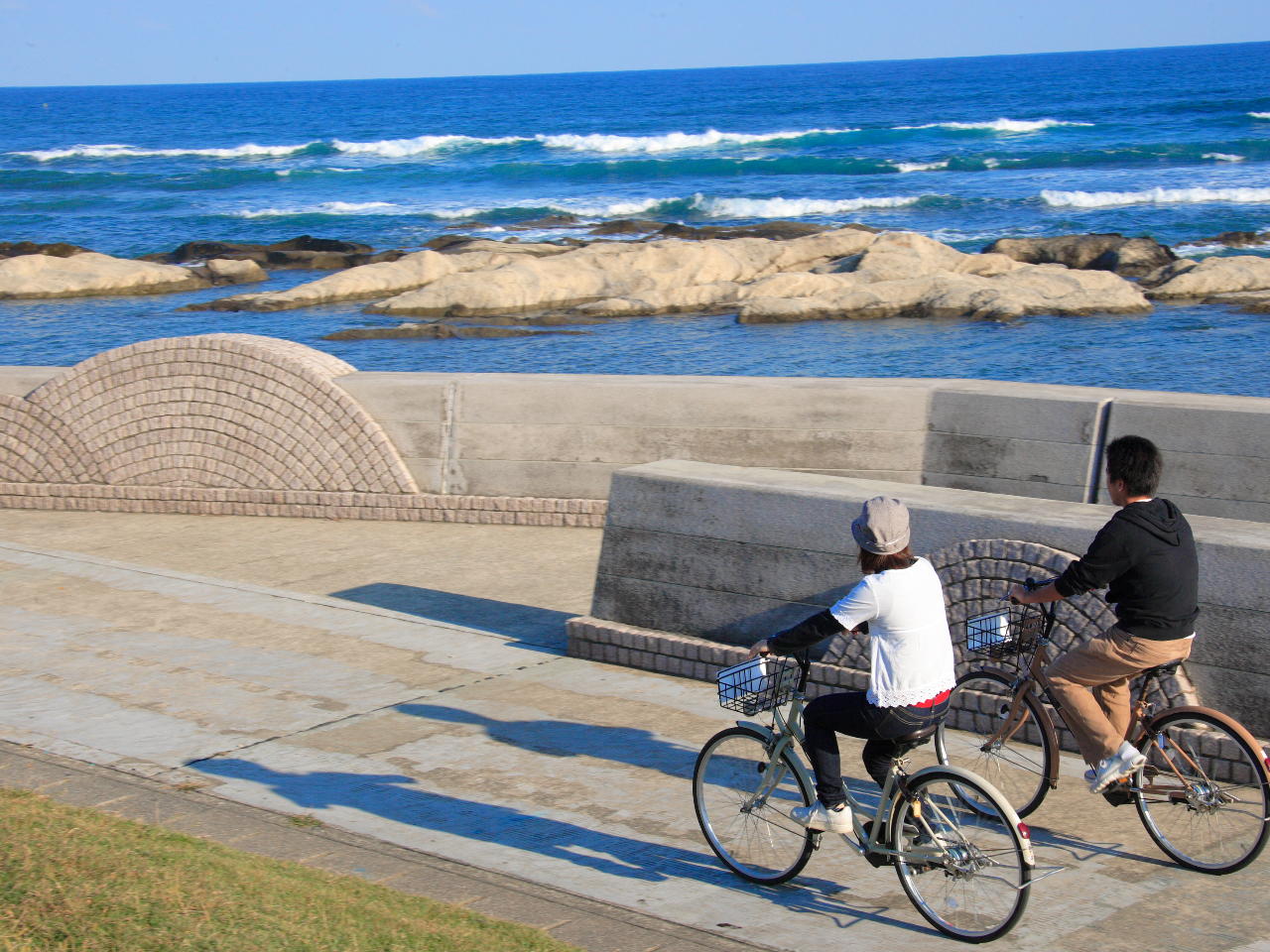レンタサイクルを楽しむ<電動アシスト付自転車>南房総くるくる車(しゃ)ららん