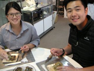 どんな真珠がでるかワクワクドキドキ!