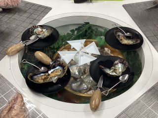 愛媛県宇和島産のあこや真珠は、世界中で大人気です。