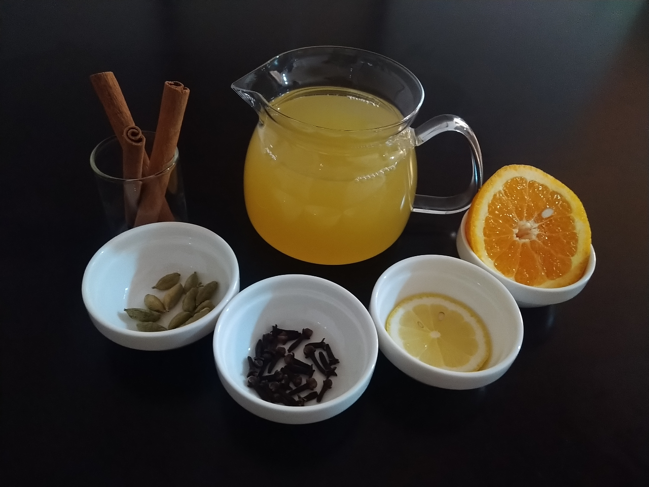 寒い冬はスパイスを効かせたホットアップルサイダーを!