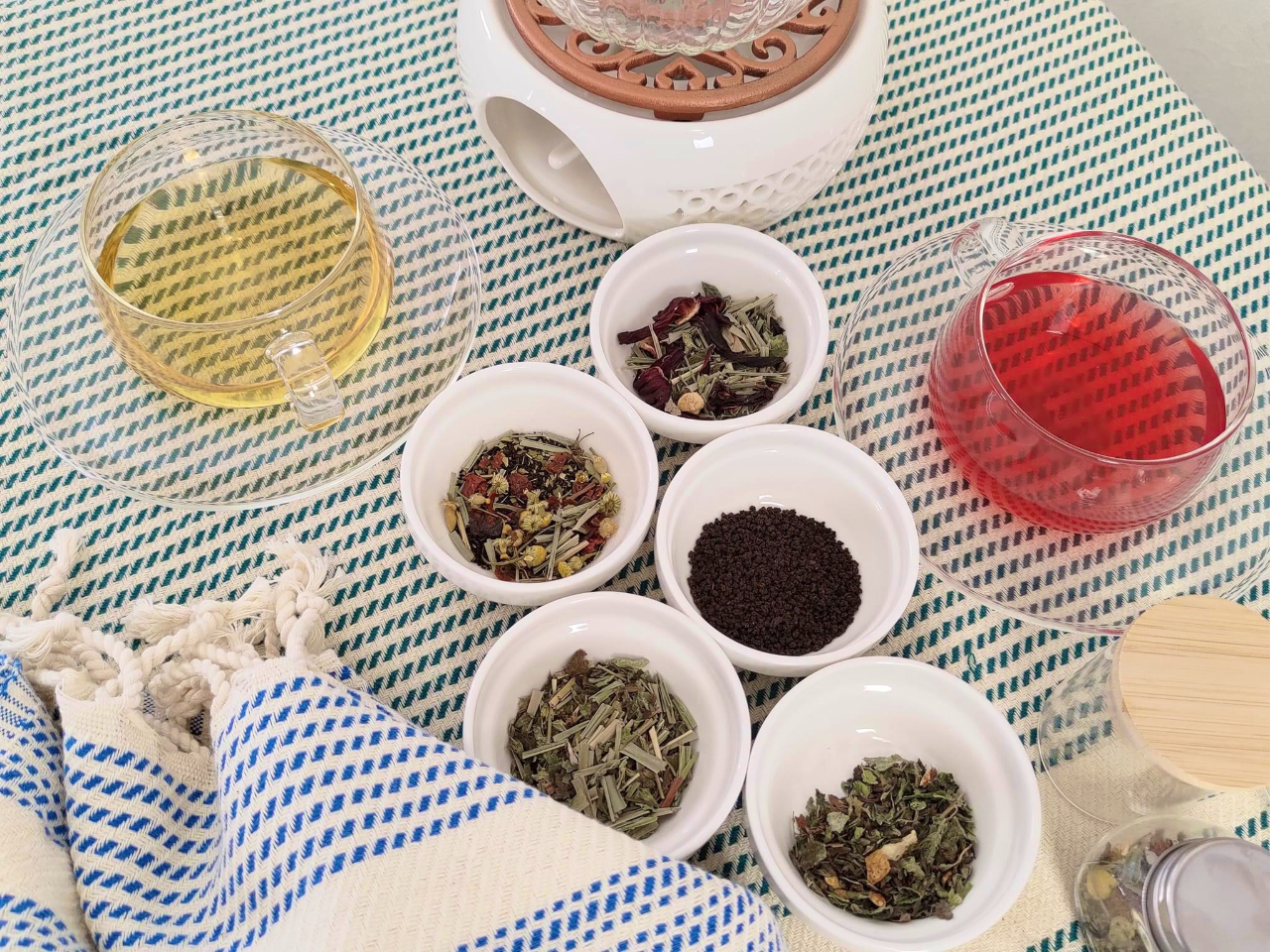 ハーブや紅茶のブレンドを楽しみましょう