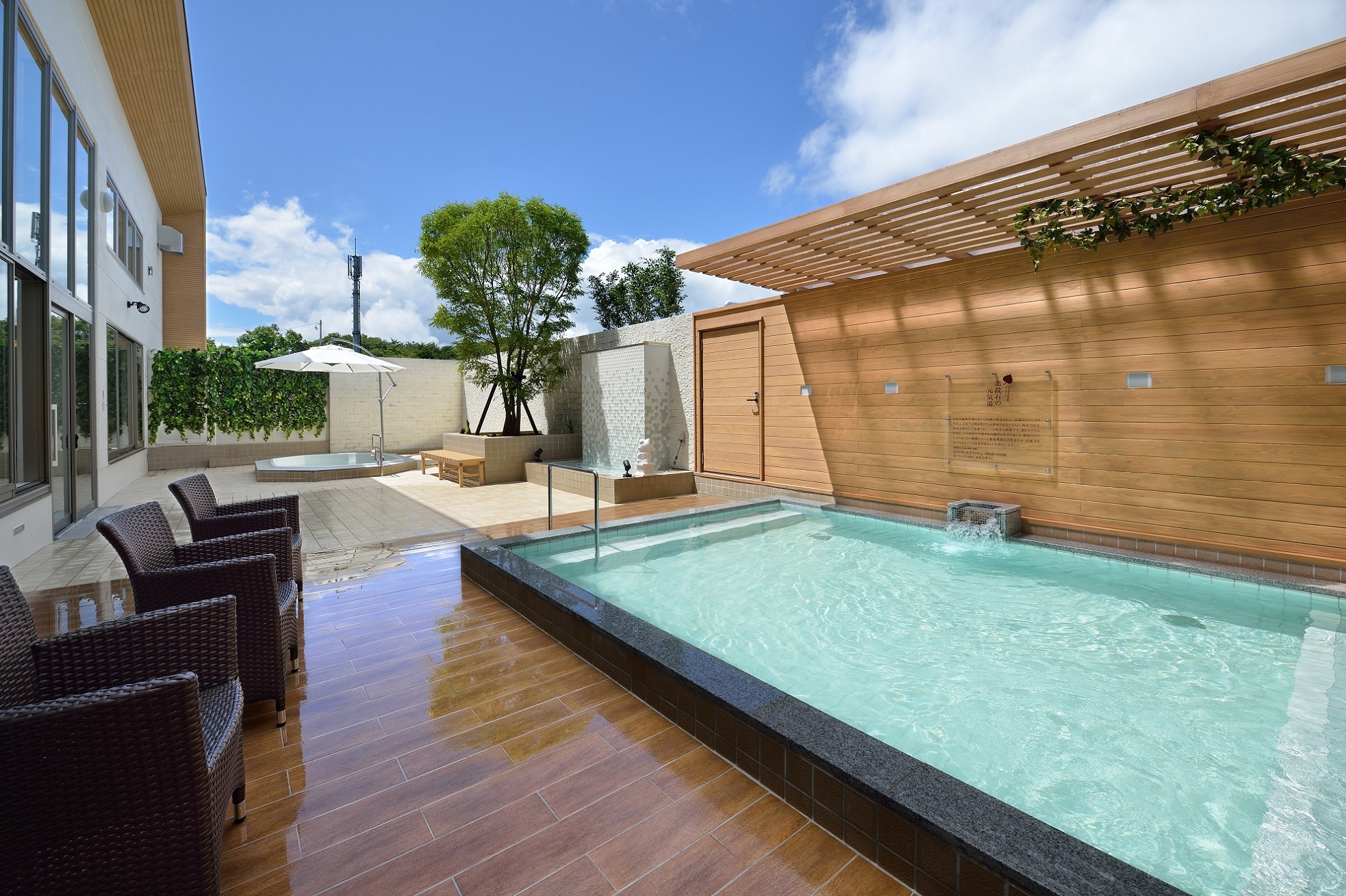 sIVCtIVC͂܂ŐX̒ɂ悤ȕ͋CB R̖킦܂B